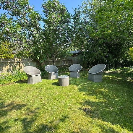 Surbiton Home With Free Parkings, Surbiton, Kingston Upon Thames, Surrey, Greater London Uk Kültér fotó