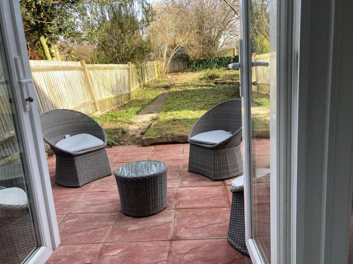 Surbiton Home With Free Parkings, Surbiton, Kingston Upon Thames, Surrey, Greater London Uk Kültér fotó