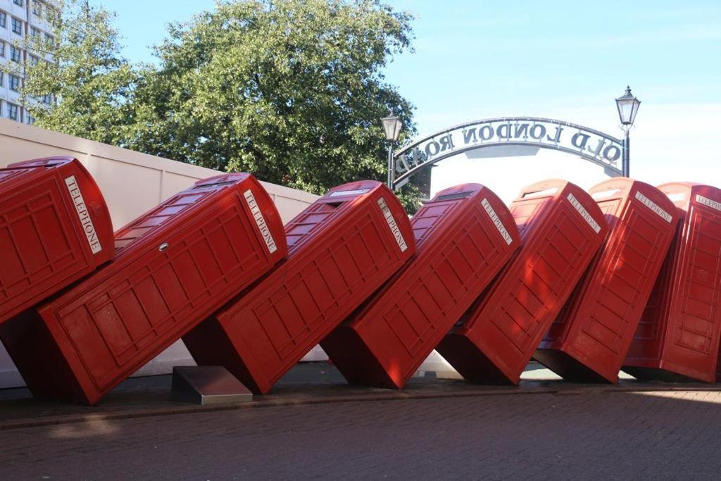 Surbiton Home With Free Parkings, Surbiton, Kingston Upon Thames, Surrey, Greater London Uk Kültér fotó