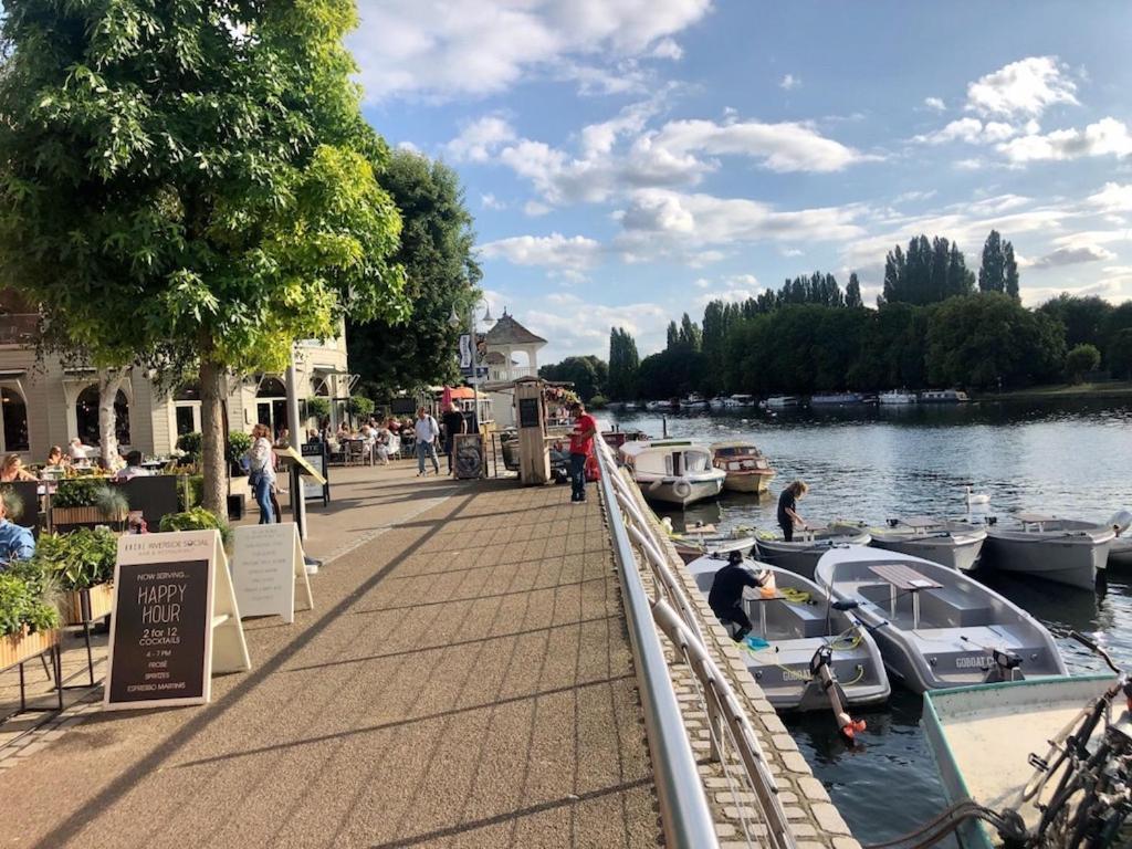 Surbiton Home With Free Parkings, Surbiton, Kingston Upon Thames, Surrey, Greater London Uk Kültér fotó
