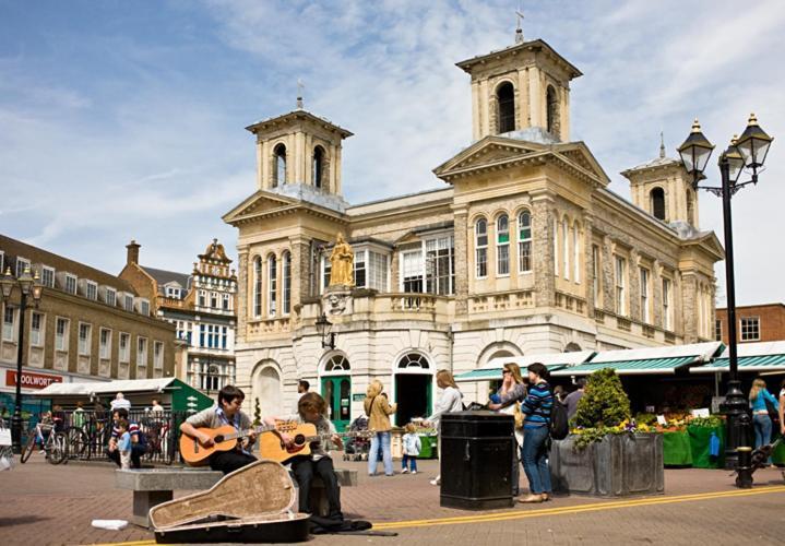 Surbiton Home With Free Parkings, Surbiton, Kingston Upon Thames, Surrey, Greater London Uk Kültér fotó