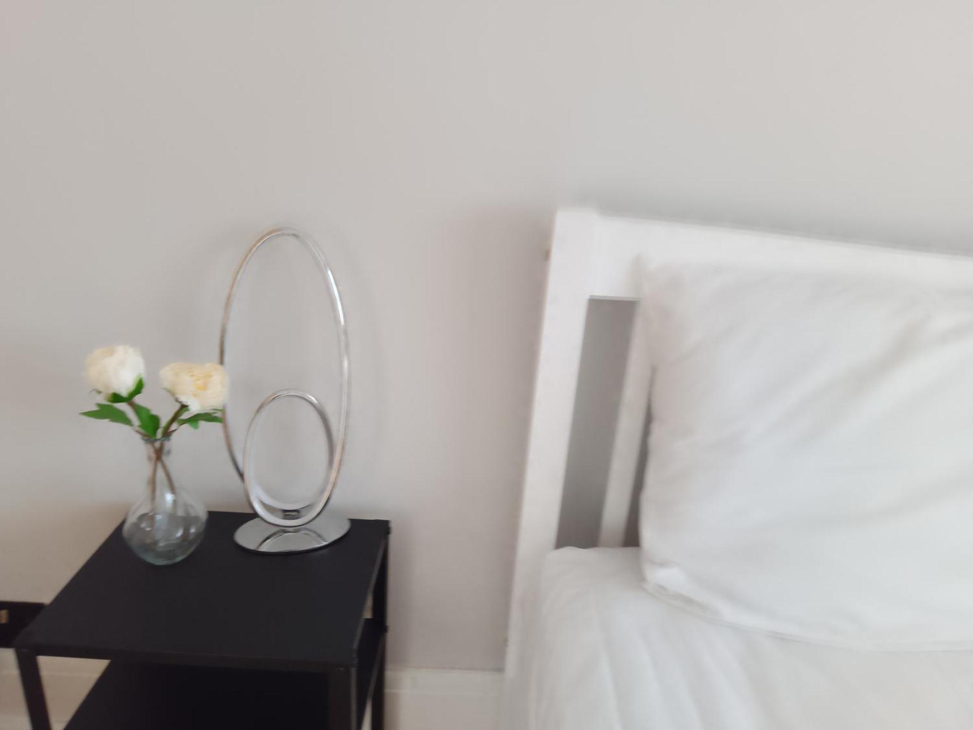 Surbiton Home With Free Parkings, Surbiton, Kingston Upon Thames, Surrey, Greater London Uk Kültér fotó